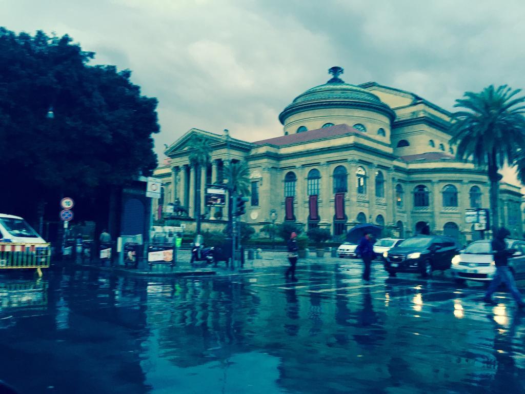 La Casetta Al Massimo By Domusicily Palermo Room photo
